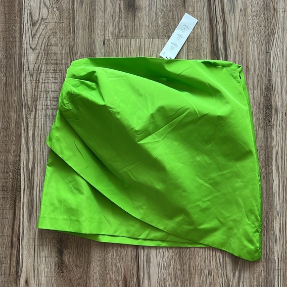 NEW! Zara Lime 🍋🟩 Green Mini Skirt with Rouching - Picture 4 of 8